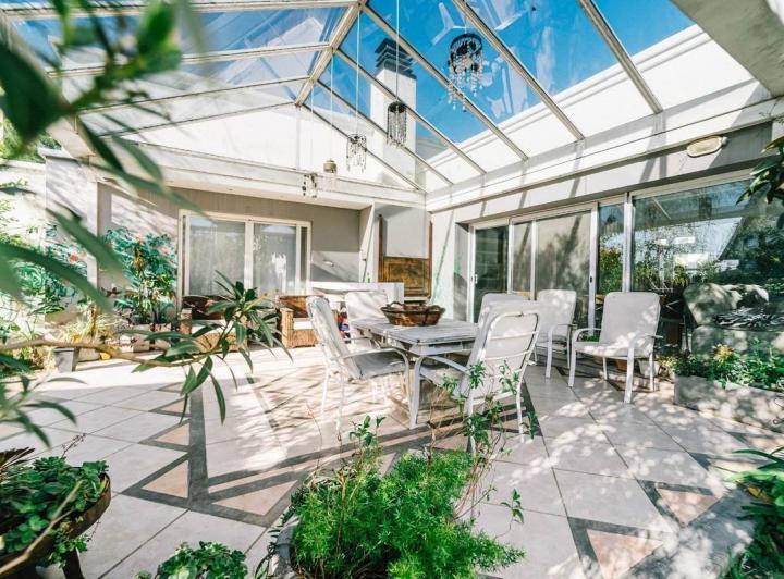 Casa · 550m² · 6 Ambientes · 6 Cocheras