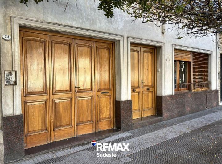 Casa · 214m² · 5 Ambientes · 1 Cochera