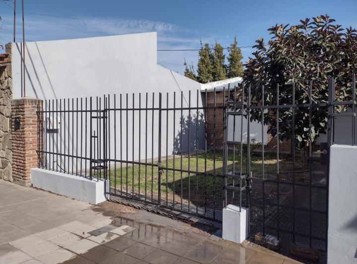 Casa · 120m² · 8 Ambientes · 1 Cochera