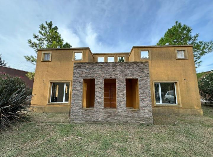 Casa · 140m² · 4 Ambientes