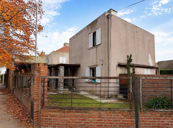 Casa · 171m² · 7 Ambientes · 1 Cochera