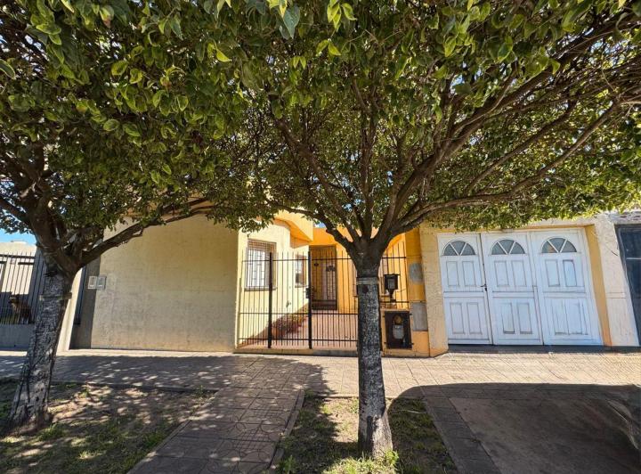 Casa · 124m² · 5 Ambientes · 1 Cochera
