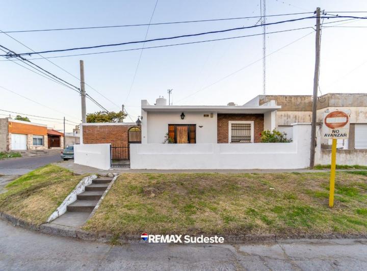 Casa · 96m² · 4 Ambientes · 1 Cochera