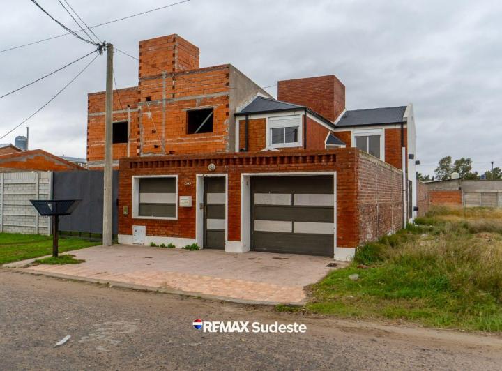 Casa · 118m² · 4 Ambientes · 1 Cochera
