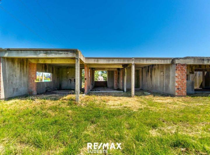 Casa · 80m² · 2 Ambientes · 1 Cochera