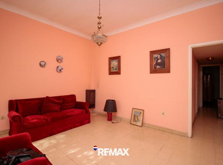 Casa · 270m² · 4 Ambientes · 1 Cochera