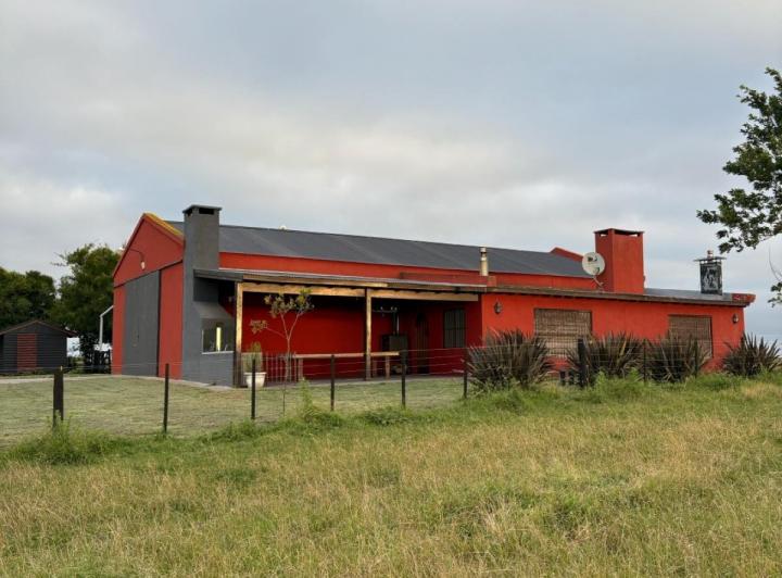Campo · 230m² · 4 Ambientes · 1 Cochera