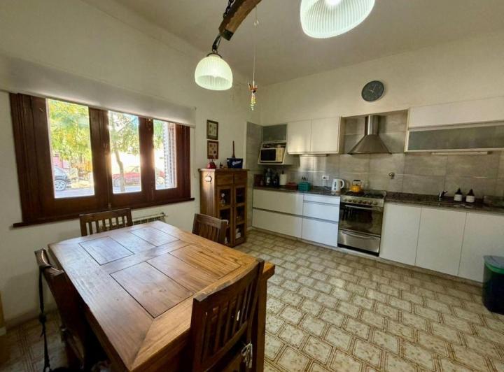 Casa · 160m² · 4 Ambientes · 1 Cochera
