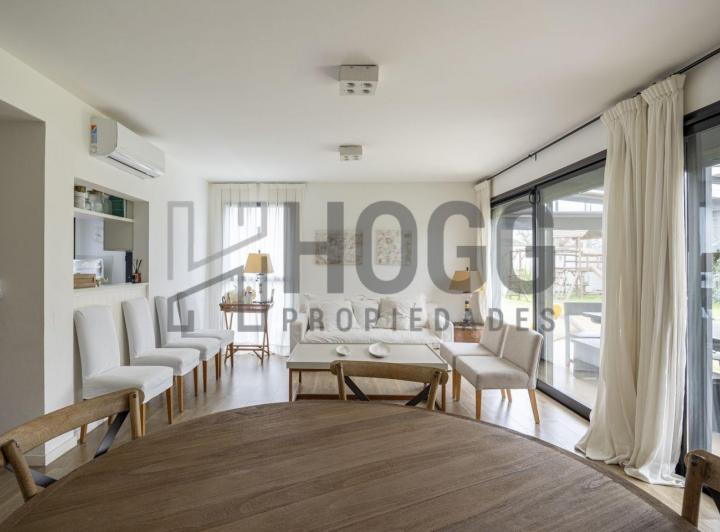 Casa · 152m² · 5 Ambientes · 2 Cocheras