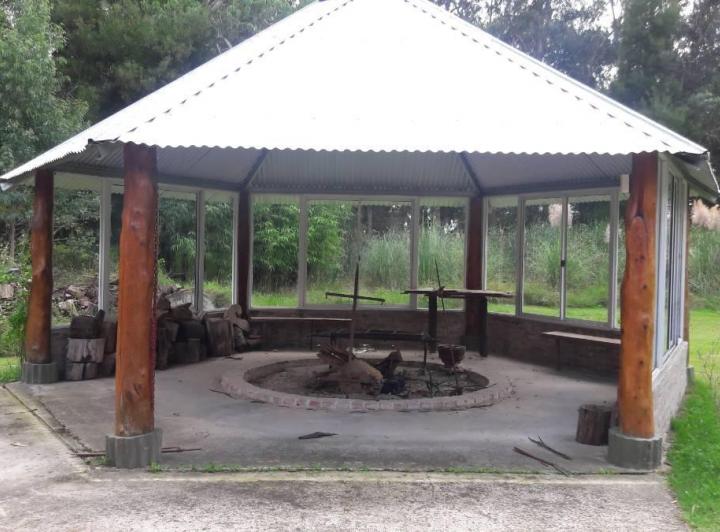 Campo · 400m² · 3 Ambientes · 5 Cocheras