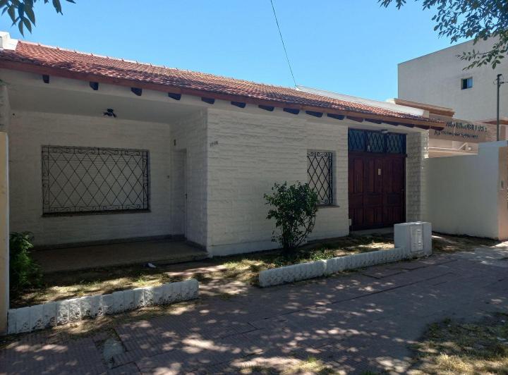 Casa · 130m² · 3 Ambientes · 1 Cochera