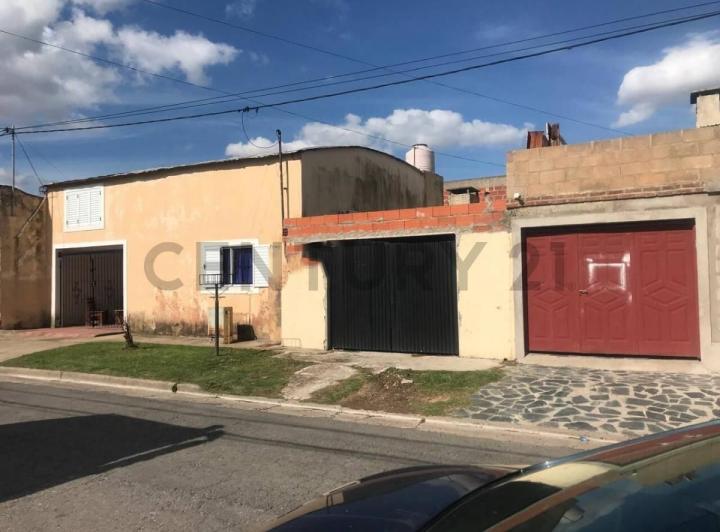 Casa · 140m² · 3 Ambientes · 2 Cocheras