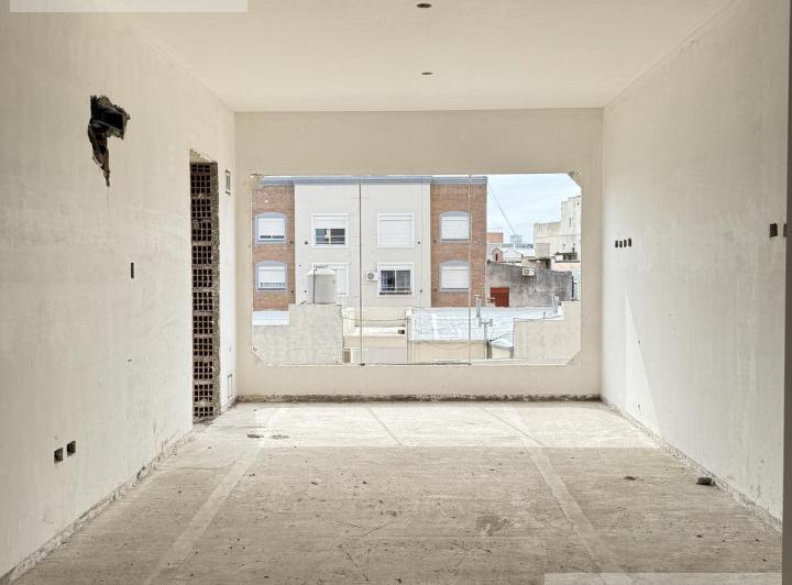 Departamento · 83m² · 4 Ambientes · 1 Cochera