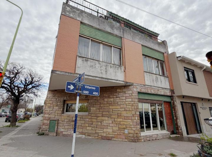 Casa · 120m² · 8 Ambientes · 1 Cochera