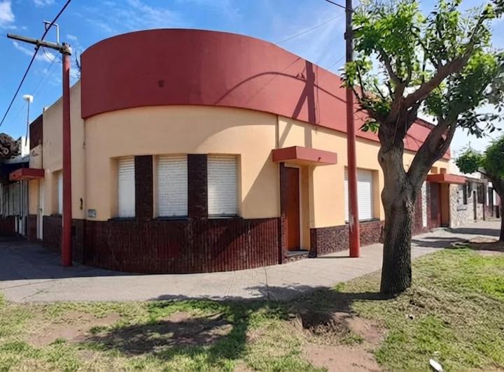 Casa · 125m² · 4 Ambientes · 1 Cochera