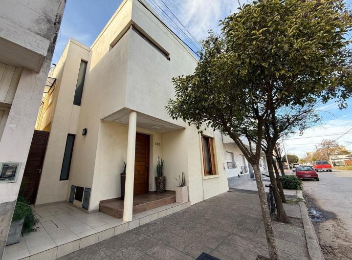 Casa · 139m² · 6 Ambientes