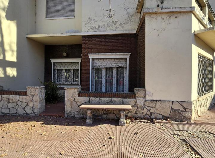 Casa · 190m² · 5 Ambientes · 2 Cocheras