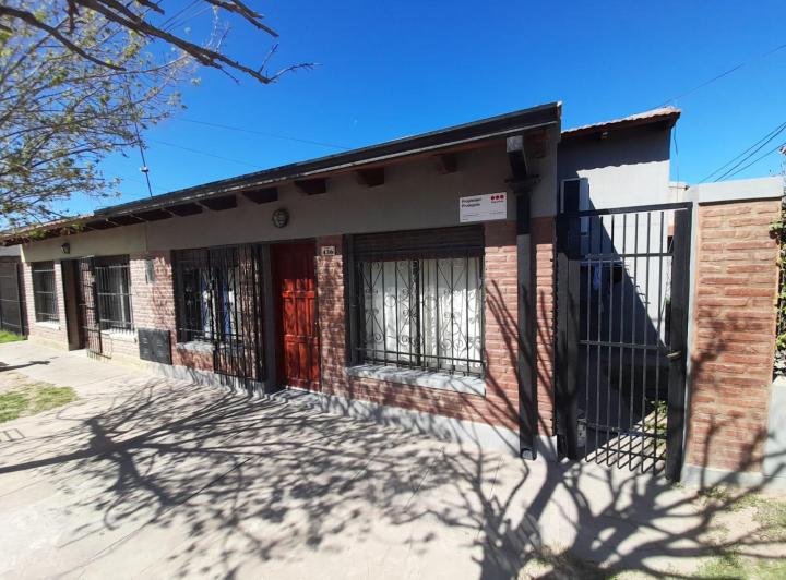 Casa · 150m² · 5 Ambientes · 2 Cocheras