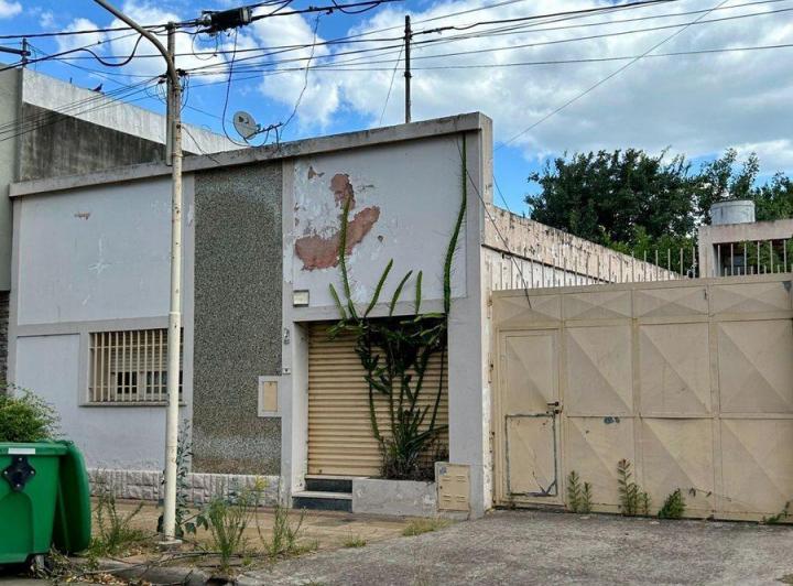 Casa · 350m² · 4 Ambientes · 1 Cochera