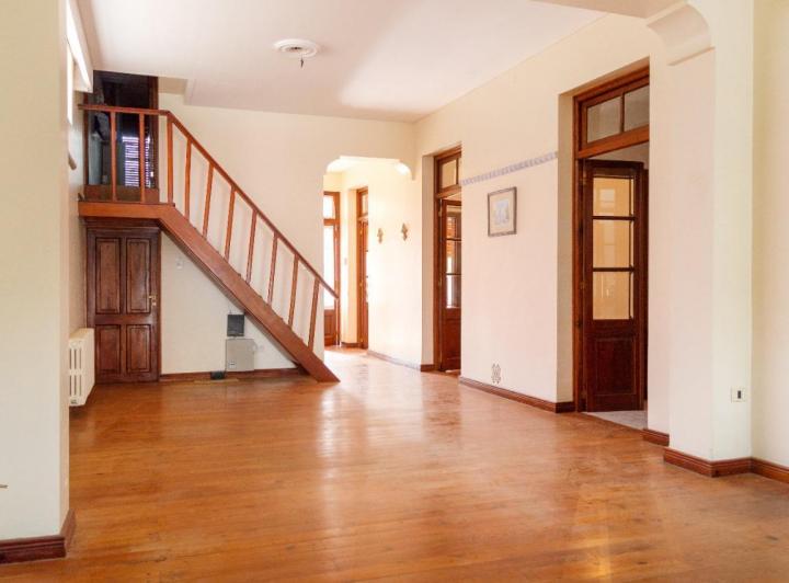 Casa · 208m² · 6 Ambientes · 1 Cochera