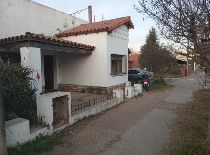 Casa · 250m² · 6 Ambientes · 1 Cochera