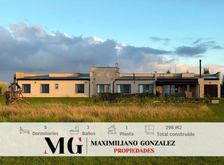 Casa · 288m² · 6 Ambientes · 2 Cocheras