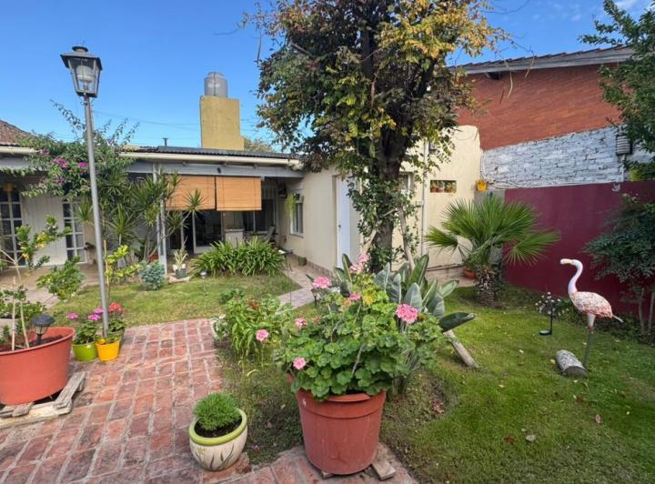 Casa · 270m² · 4 Ambientes · 2 Cocheras