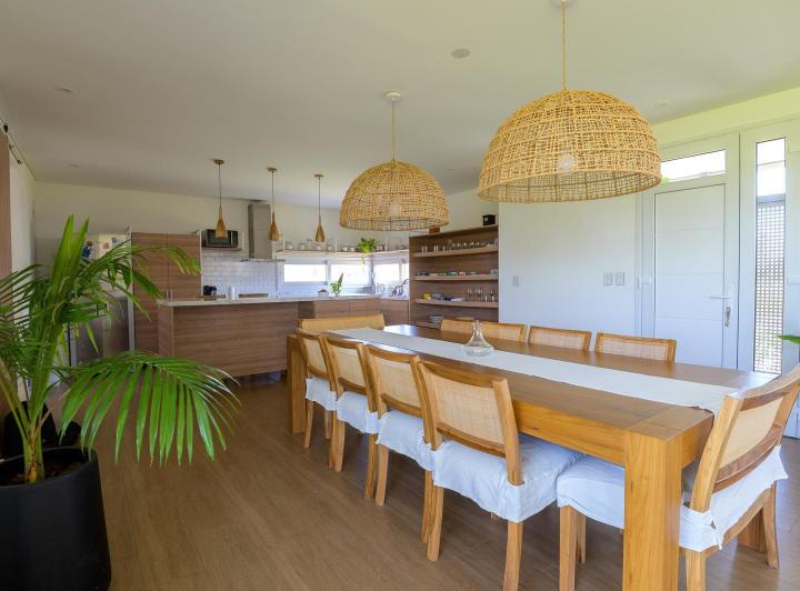 Casa · 140m² · 4 Ambientes · 2 Cocheras