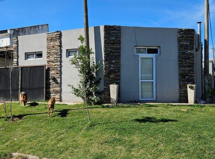 Casa · 180m² · 4 Ambientes · 1 Cochera