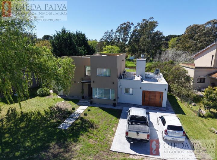 Casa · 167m² · 6 Ambientes · 1 Cochera