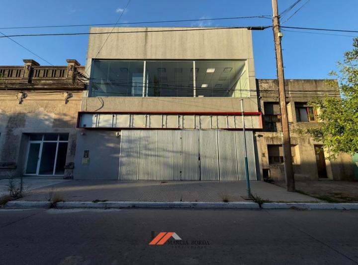 Local comercial · 443m²