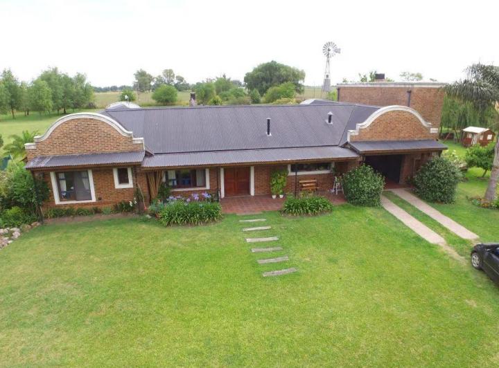 Quinta vacacional · 250m² · 7 Ambientes · 2 Cocheras