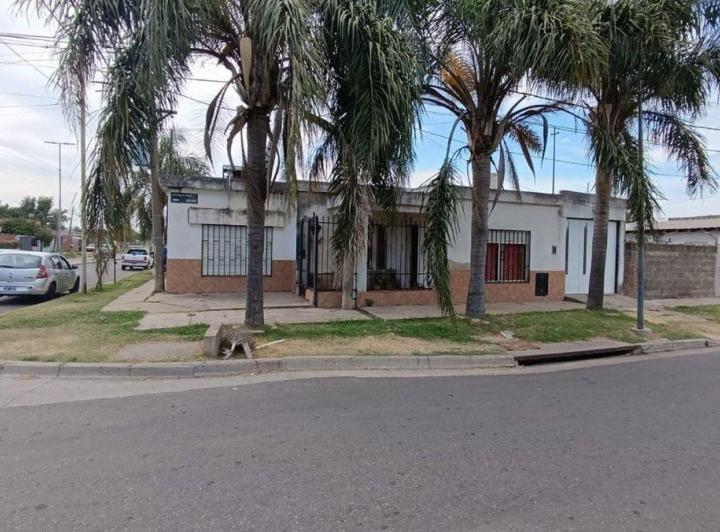 Casa · 195m² · 4 Ambientes · 1 Cochera