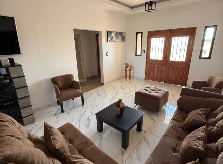 Casa · 185m² · 4 Ambientes · 2 Cocheras