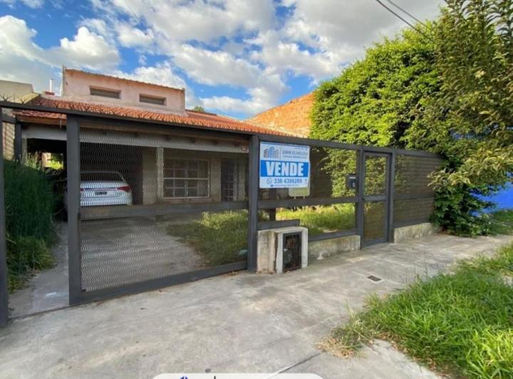 Casa · 180m² · 4 Ambientes · 1 Cochera