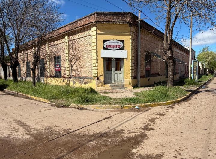 Casa · 371m² · 4 Dormitorios · 1 Cochera