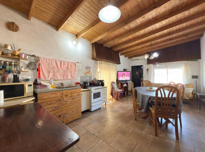 Casa · 65m² · 2 Ambientes · 1 Cochera