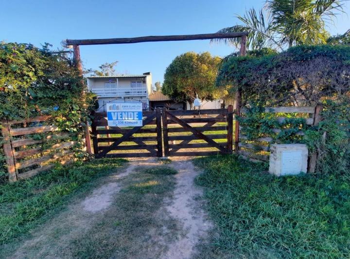Quinta vacacional · 185m² · 6 Ambientes · 2 Cocheras