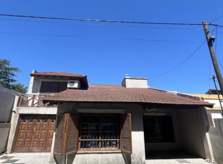 Casa · 184m² · 6 Ambientes · 1 Cochera