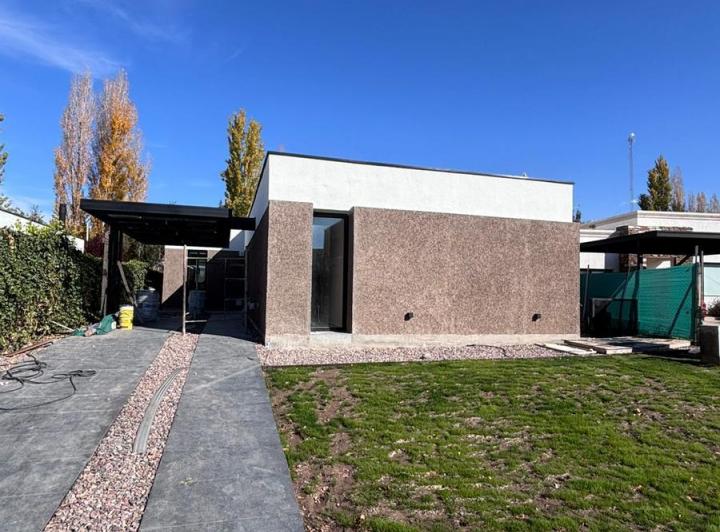 Casa · 170m² · 4 Ambientes · 1 Cochera