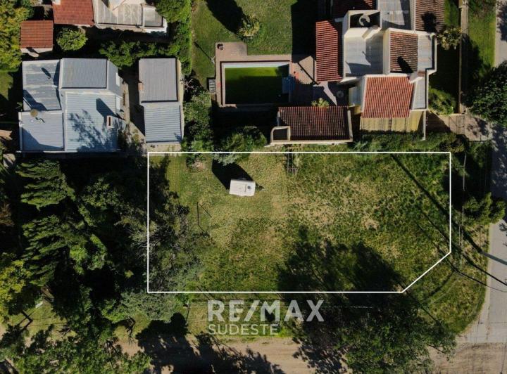 Terreno · 736m²