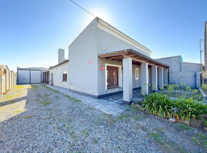 Casa · 383m² · 5 Ambientes · 1 Cochera