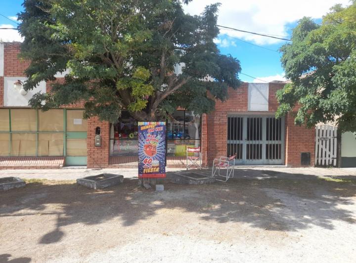 Local comercial · 135m² · 1 Dormitorio · 1 Cochera