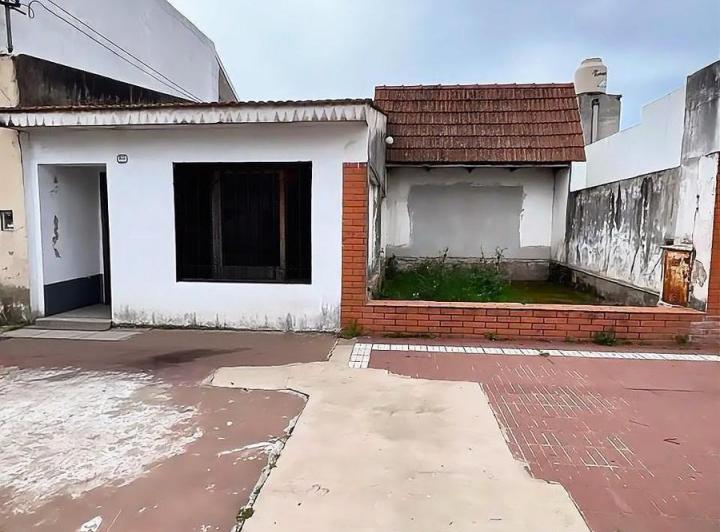 Casa · 375m² · 2 Dormitorios