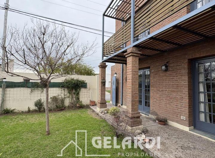 Casa · 134m² · 2 Ambientes · 1 Cochera
