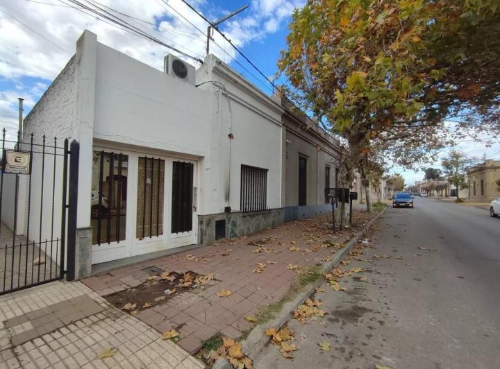 Casa · 110m² · 4 Ambientes · 1 Cochera