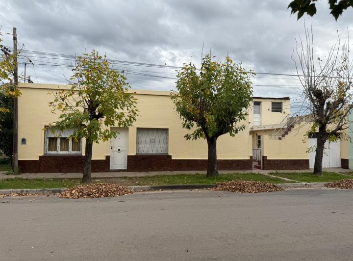 Casa · 150m² · 5 Ambientes · 1 Cochera