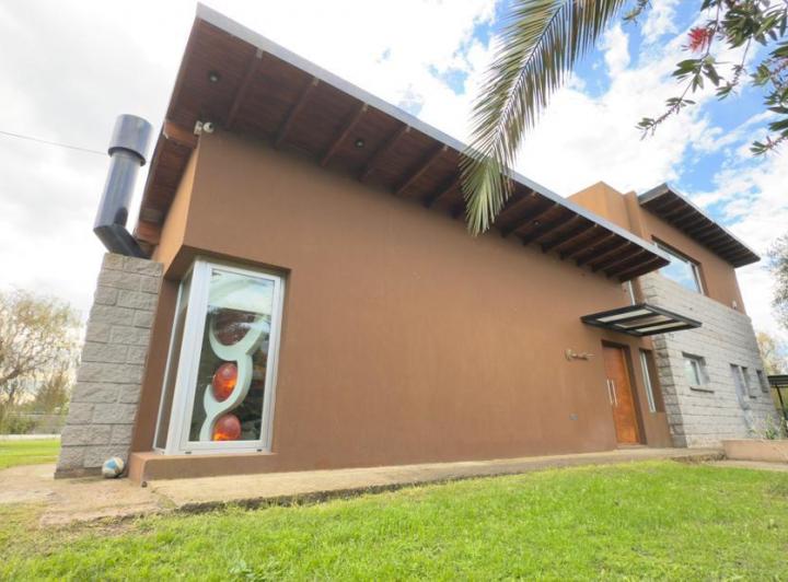 Casa · 292m² · 6 Ambientes