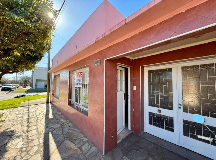 Casa · 104m² · 5 Ambientes · 1 Cochera