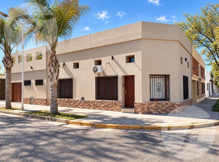 Casa · 122m² · 4 Ambientes · 1 Cochera